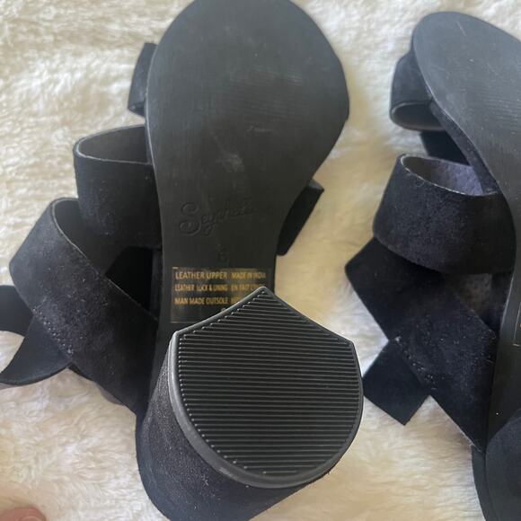 Seychelles Antique Strappy heeled sandal black suede - Picture 5 of 9